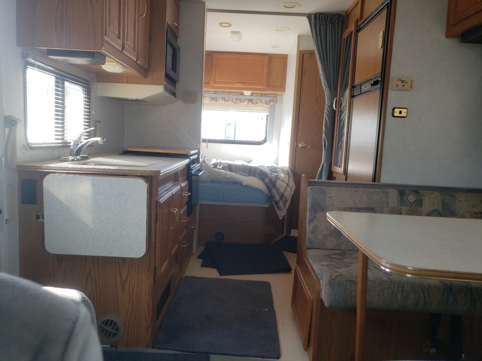 1GBJG31J2Y1235194 2000 Chevrolet Express G3500