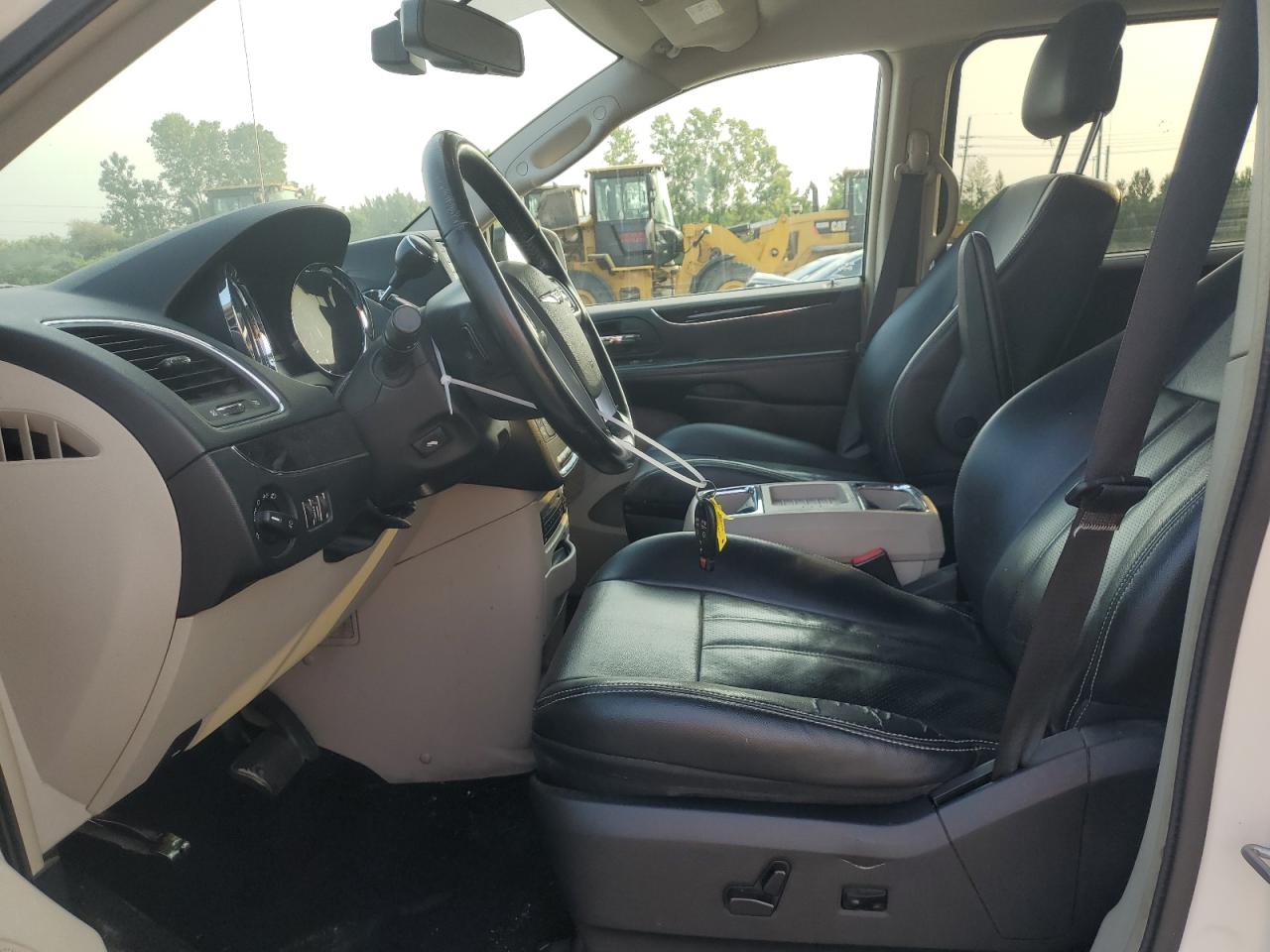 2011 Chrysler Town & Country Touring L VIN: 2A4RR8DGXBR677353 Lot: 64705554