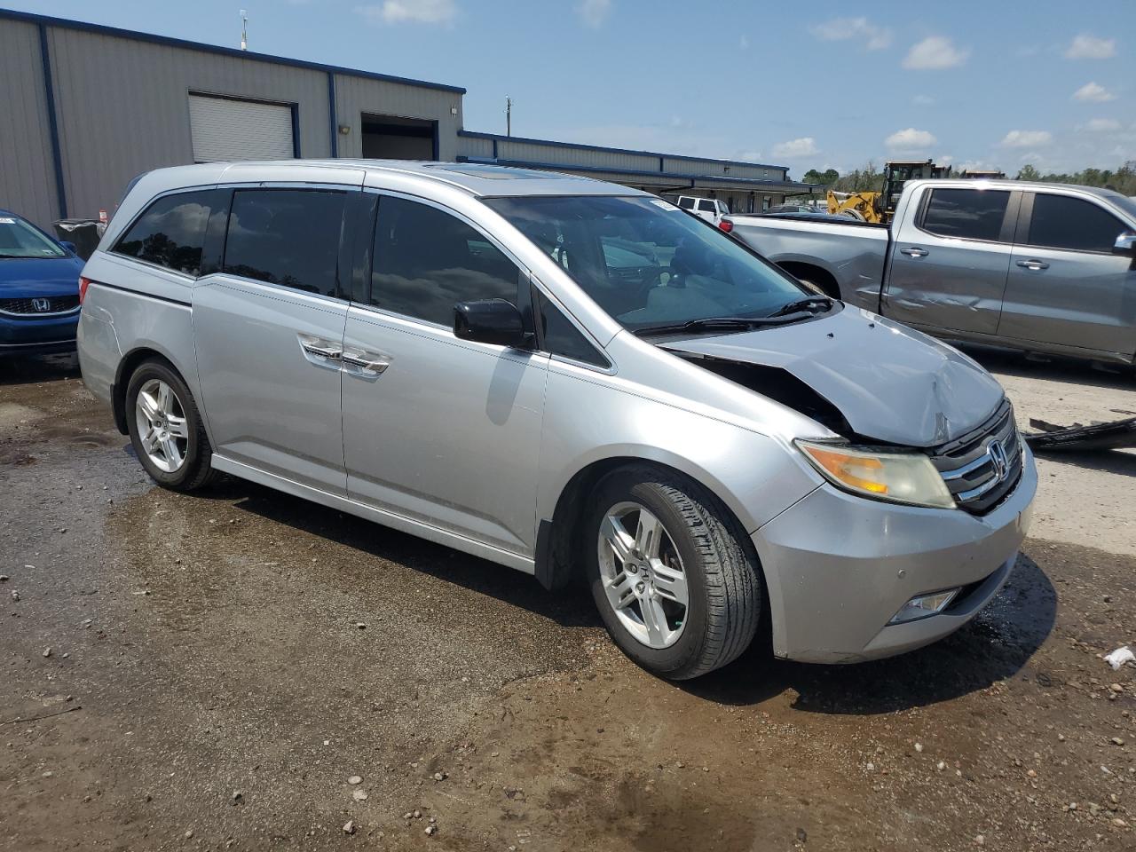 VIN 5FNRL5H95DB022629 2013 HONDA ODYSSEY no.4