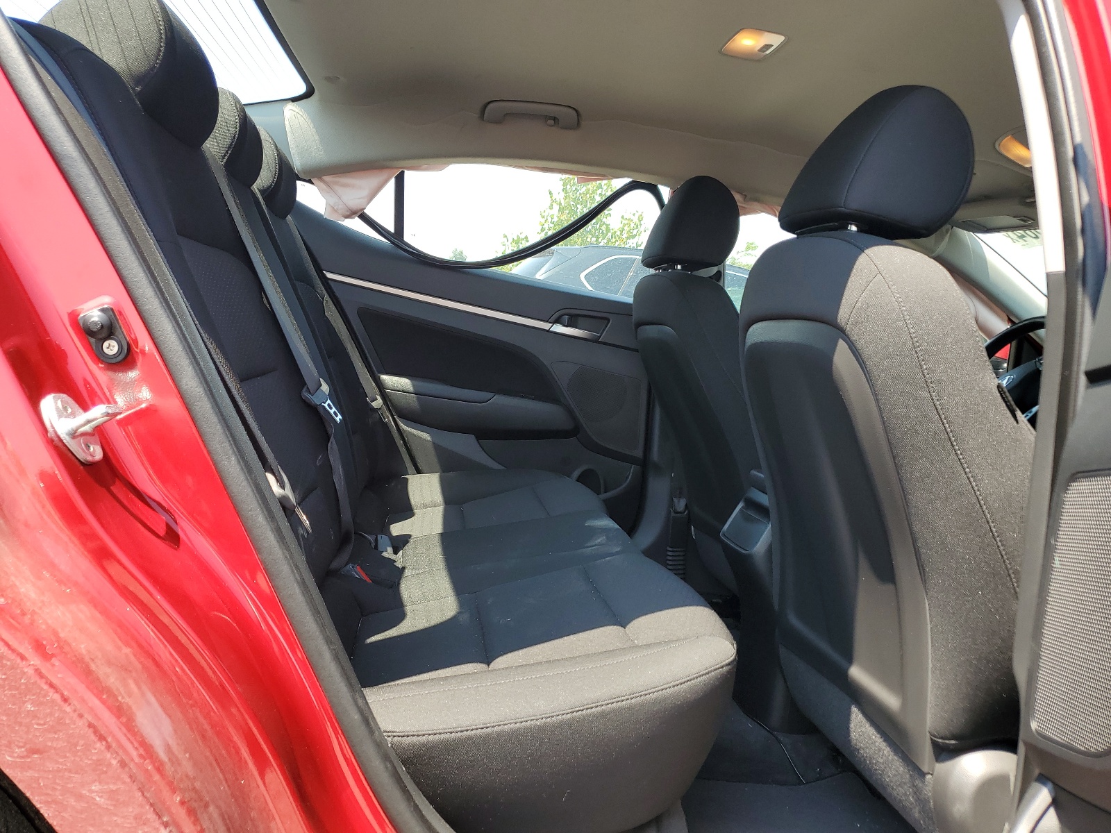 KMHD84LF8KU855604 2019 Hyundai Elantra Sel