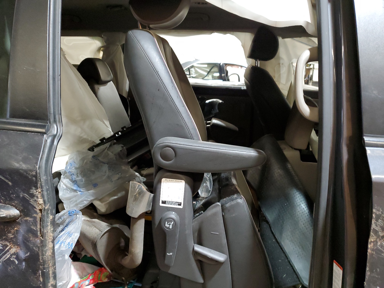 KNDMB5C17H6301127 2017 Kia Sedona Lx