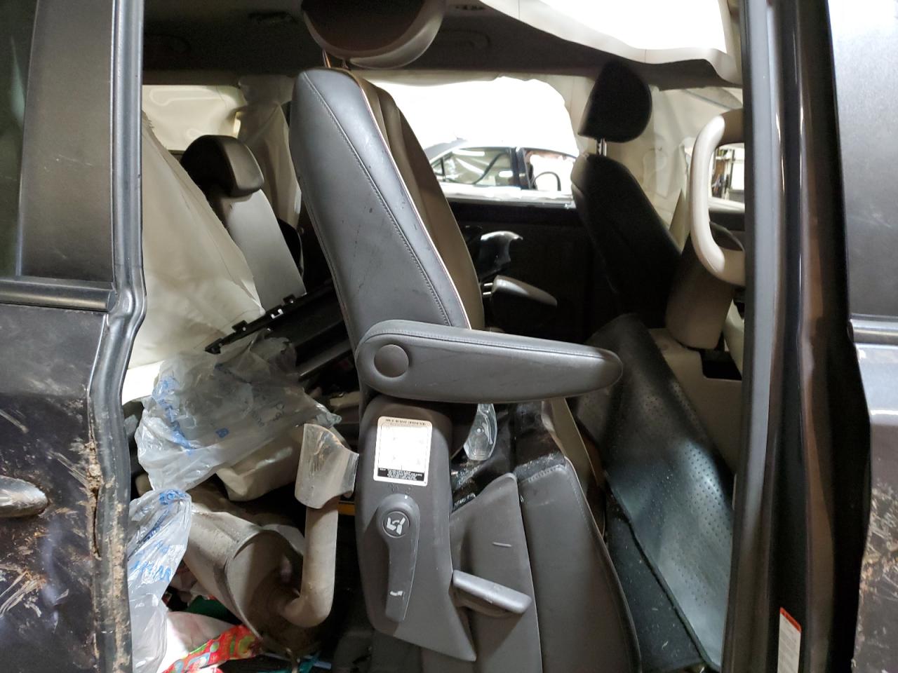 2017 Kia Sedona Lx VIN: KNDMB5C17H6301127 Lot: 61744284