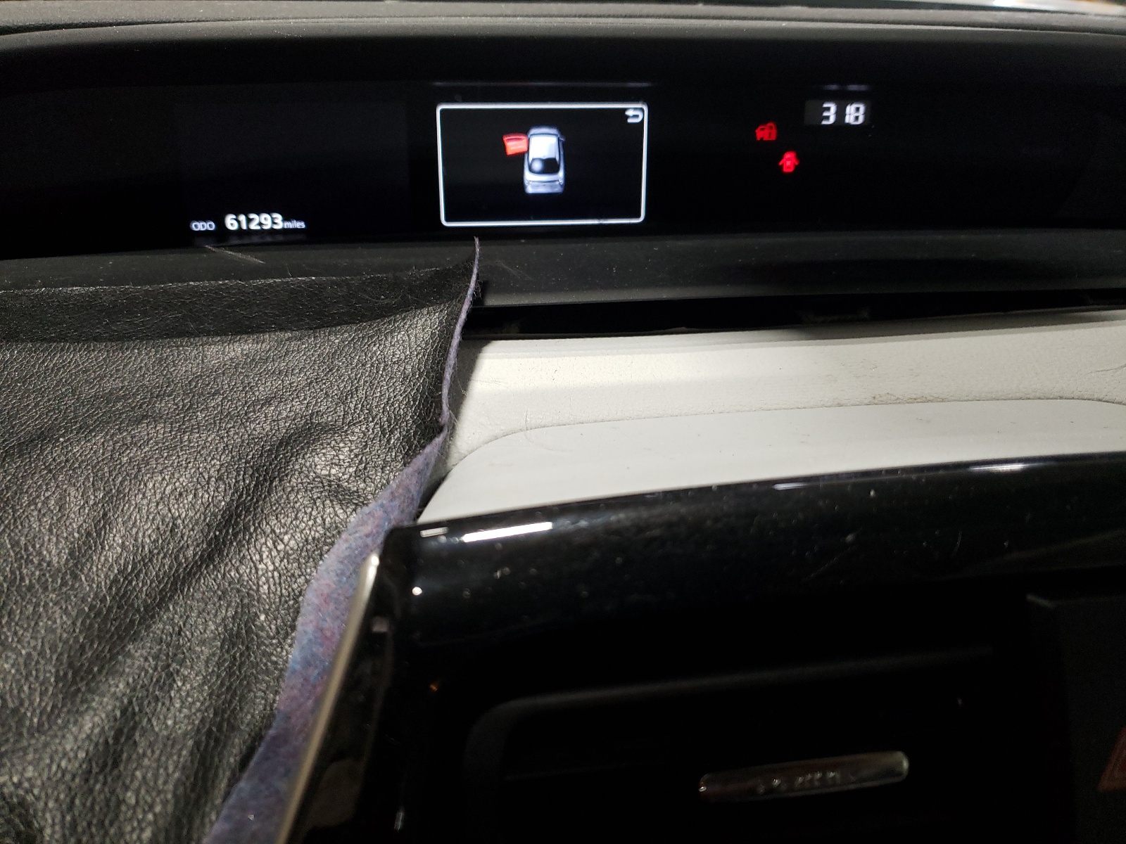 JTDKBRFU6J3589816 2018 Toyota Prius