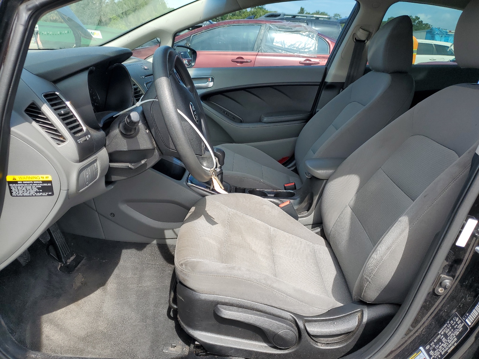 3KPFK4A7XHE094088 2017 Kia Forte Lx