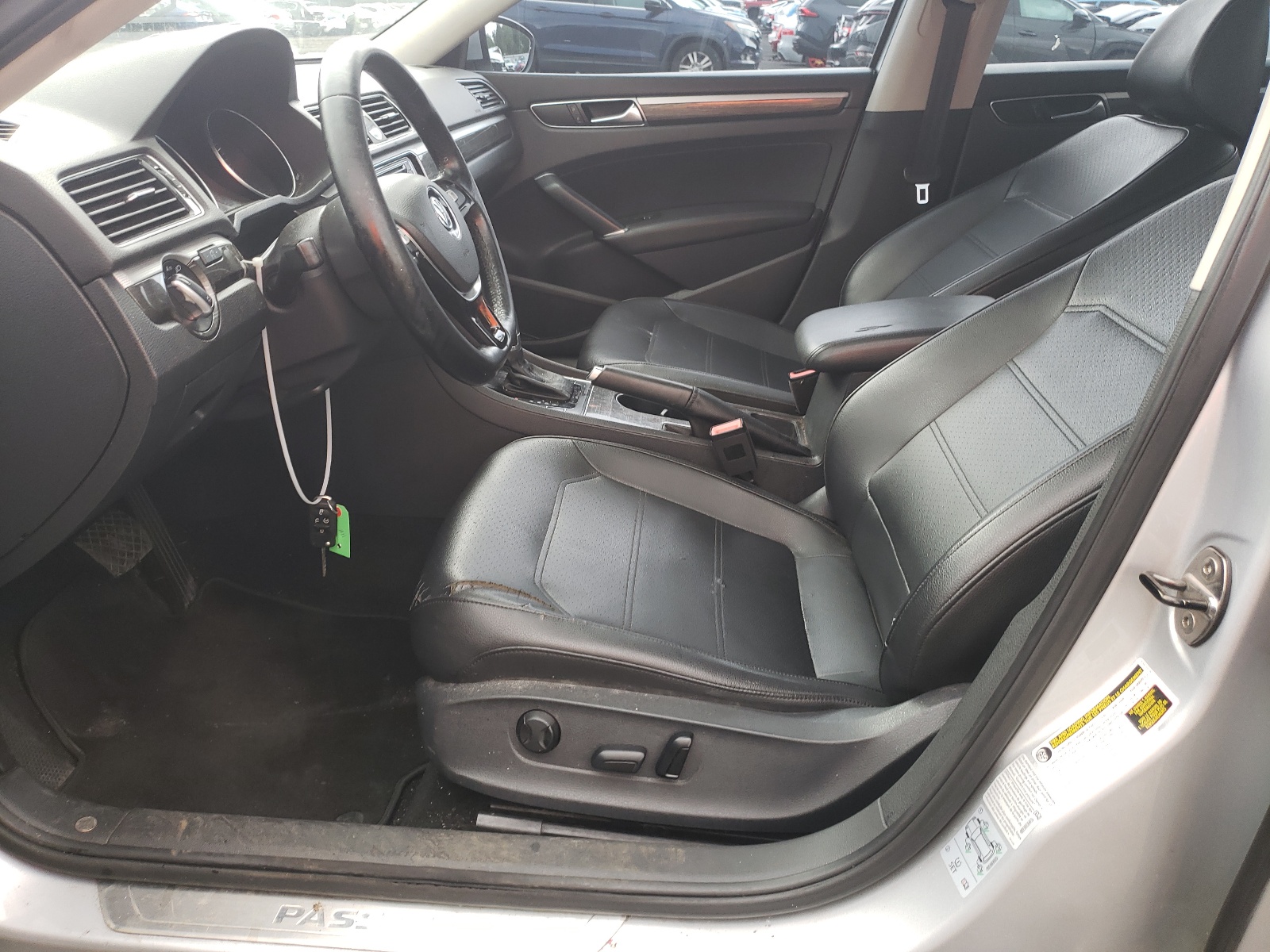 1VWGT7A37HC031700 2017 Volkswagen Passat Se