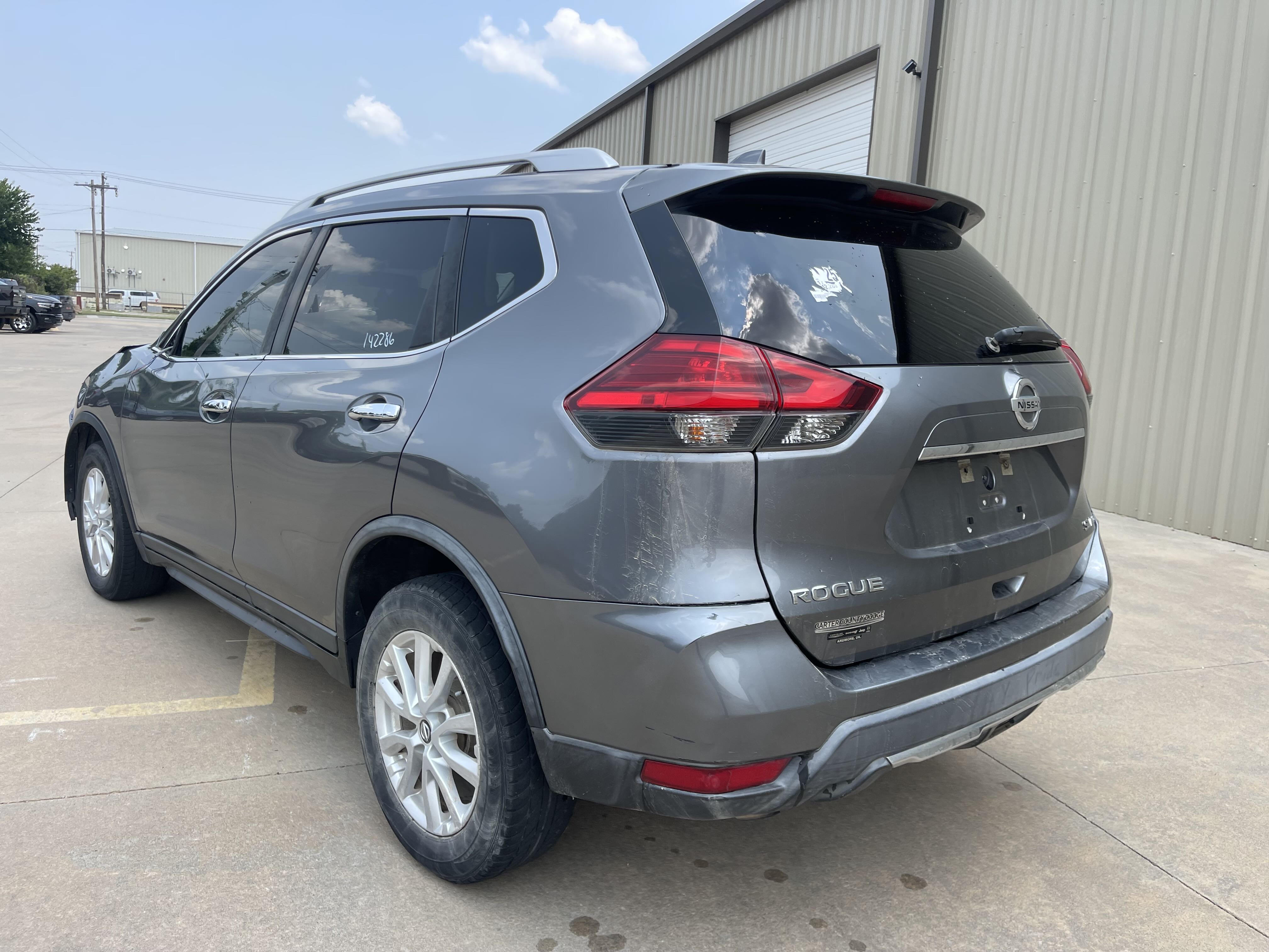 2017 Nissan Rogue S vin: KNMAT2MV9HP582437