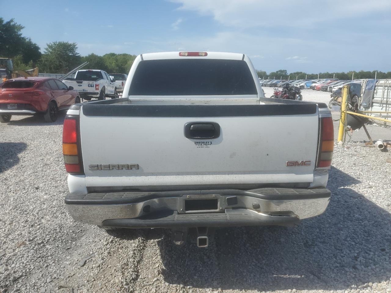 2005 GMC New Sierra K1500 VIN: 2GTEK13T551357293 Lot: 64833774