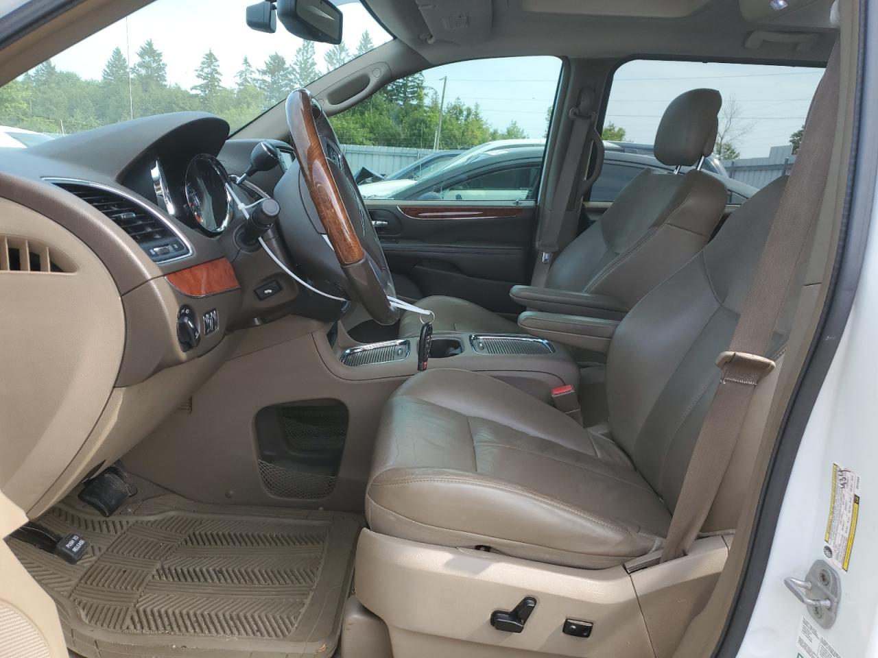 2014 Chrysler Town & Country Limited VIN: 2C4RC1GG4ER149953 Lot: 63649444