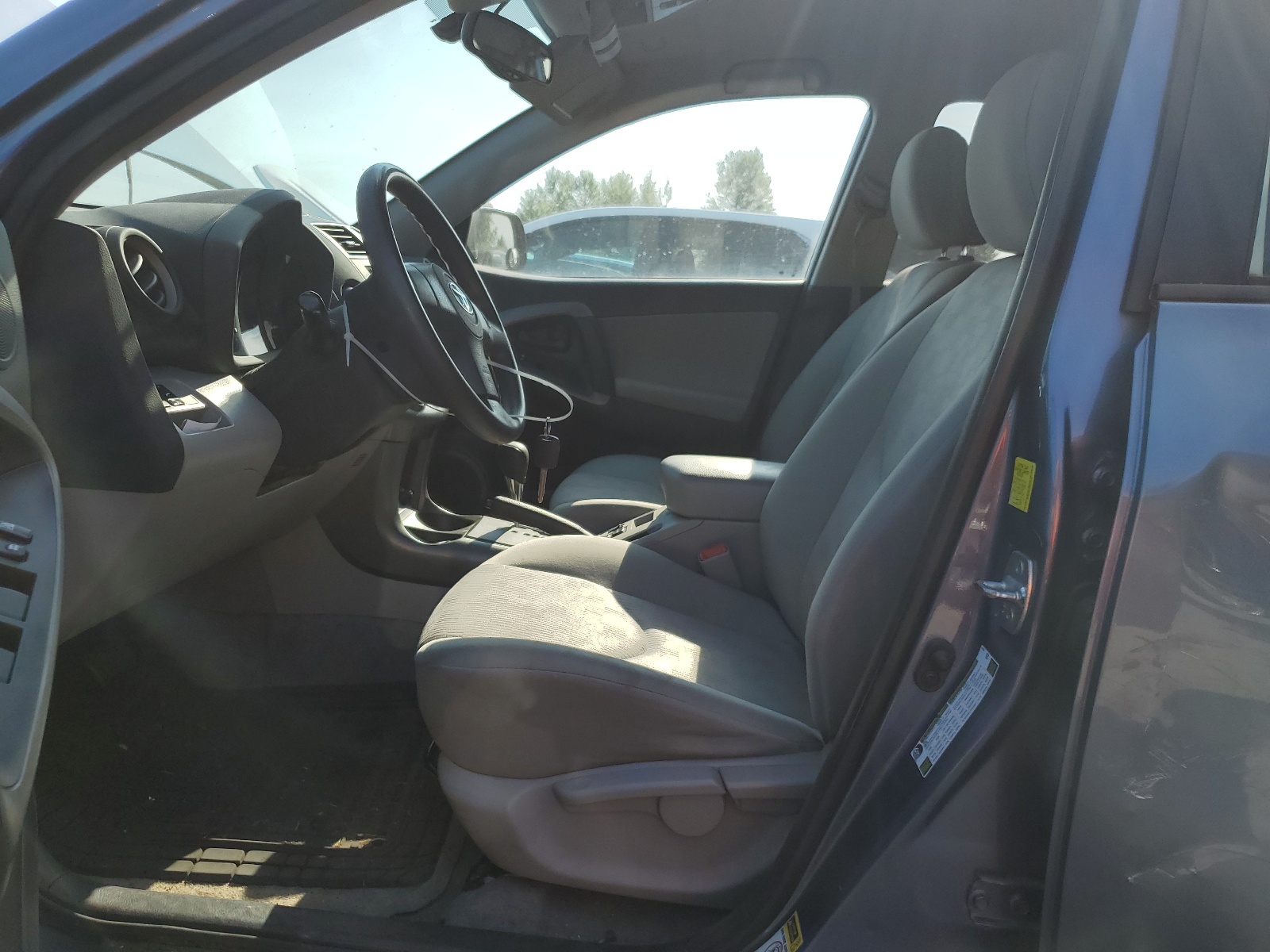 2T3ZF4DV3AW041027 2010 Toyota Rav4