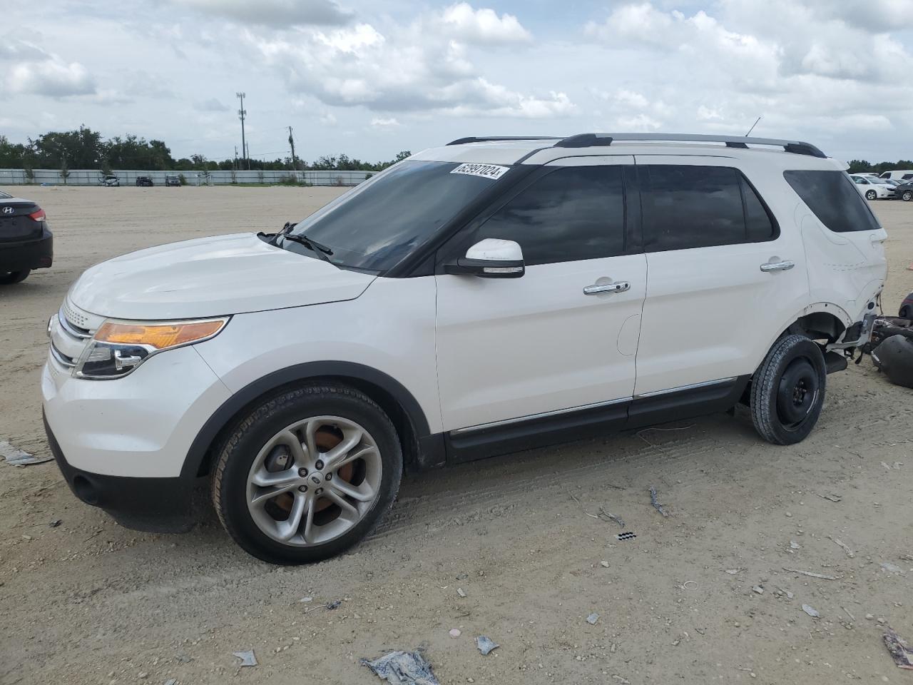 1FM5K8F87FGC44932 2015 FORD EXPLORER - Image 1