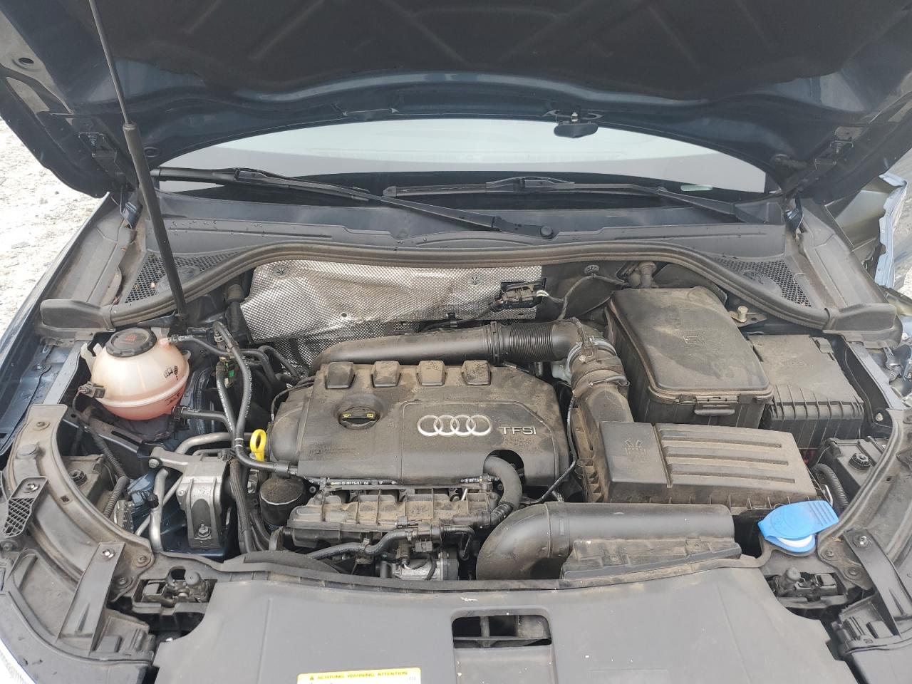 WA1BCCFS8JR023771 2018 Audi Q3 Premium