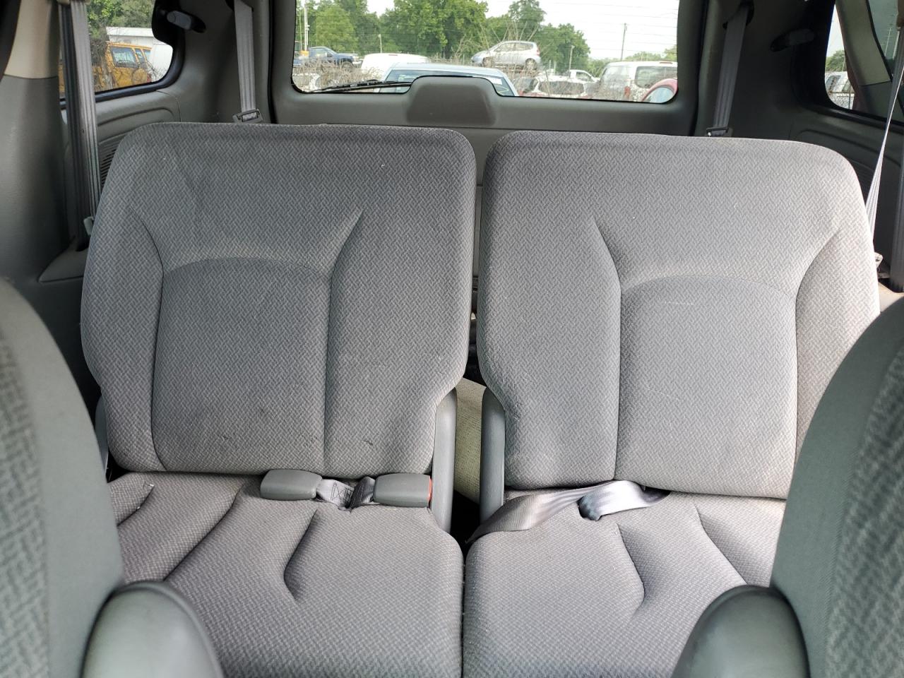 2005 Dodge Caravan - Image 10