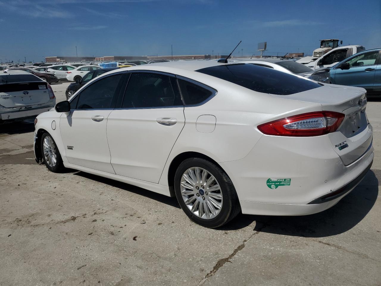 3FA6P0PU1GR194830 2016 FORD FUSION - Image 2