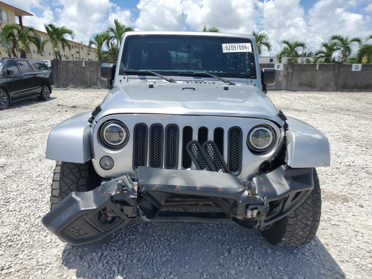 1C4BJWEG3HL589571 2017 Jeep Wrangler Unlimited Sahara