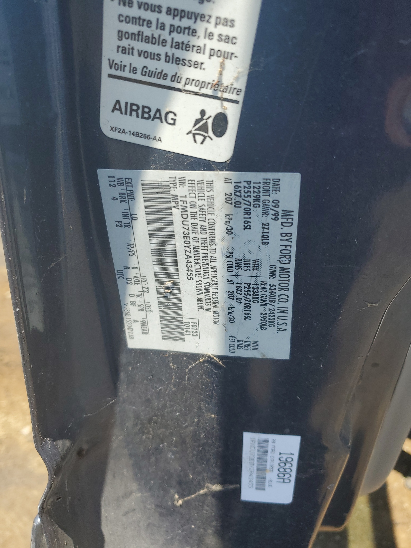 1FMDU73E0YZA43455 2000 Ford Explorer Xlt