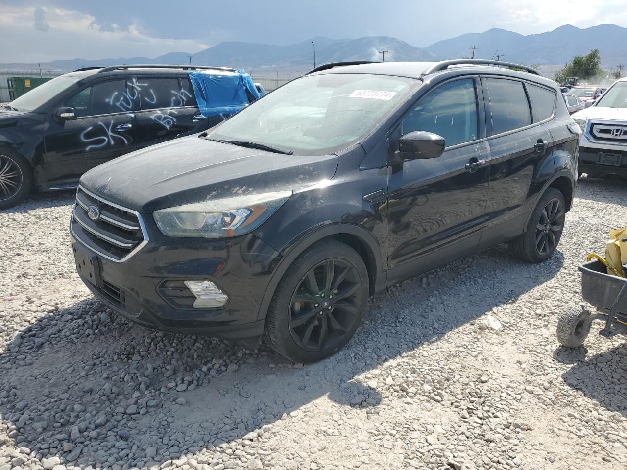 1FMCU0GD0HUC80061 2017 FORD ESCAPE - Image 1