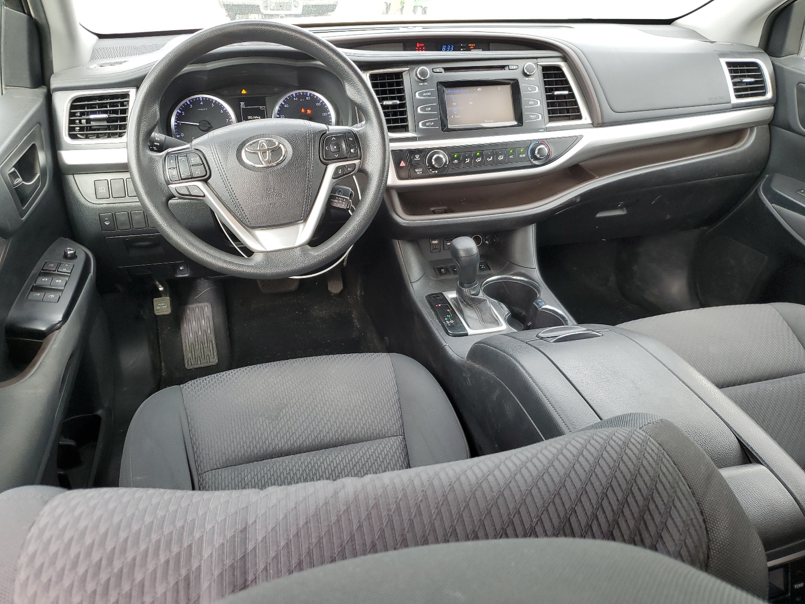 5TDBZRFH1KS944888 2019 Toyota Highlander Le