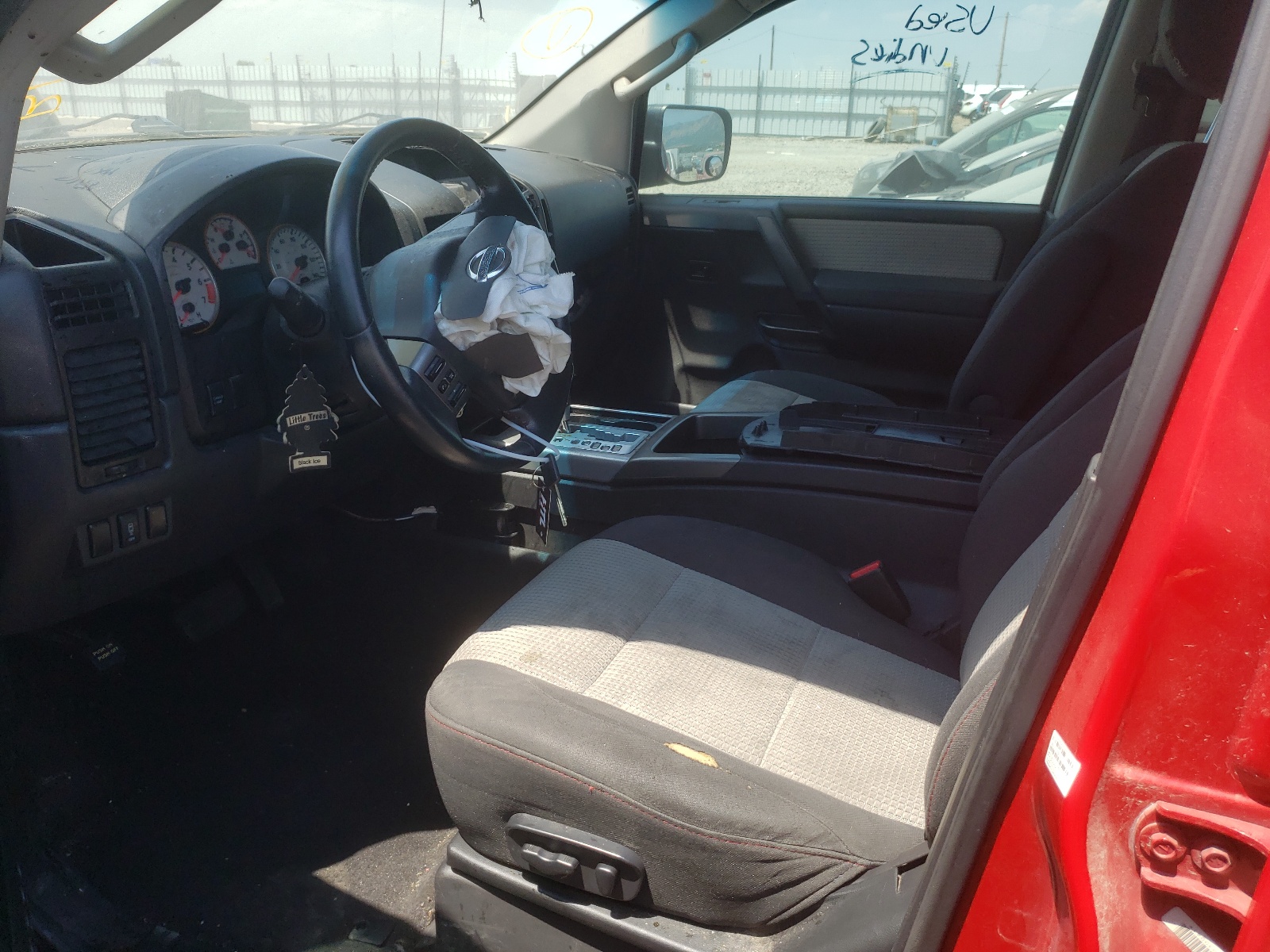 1N6BA0EC3CN313329 2012 Nissan Titan S