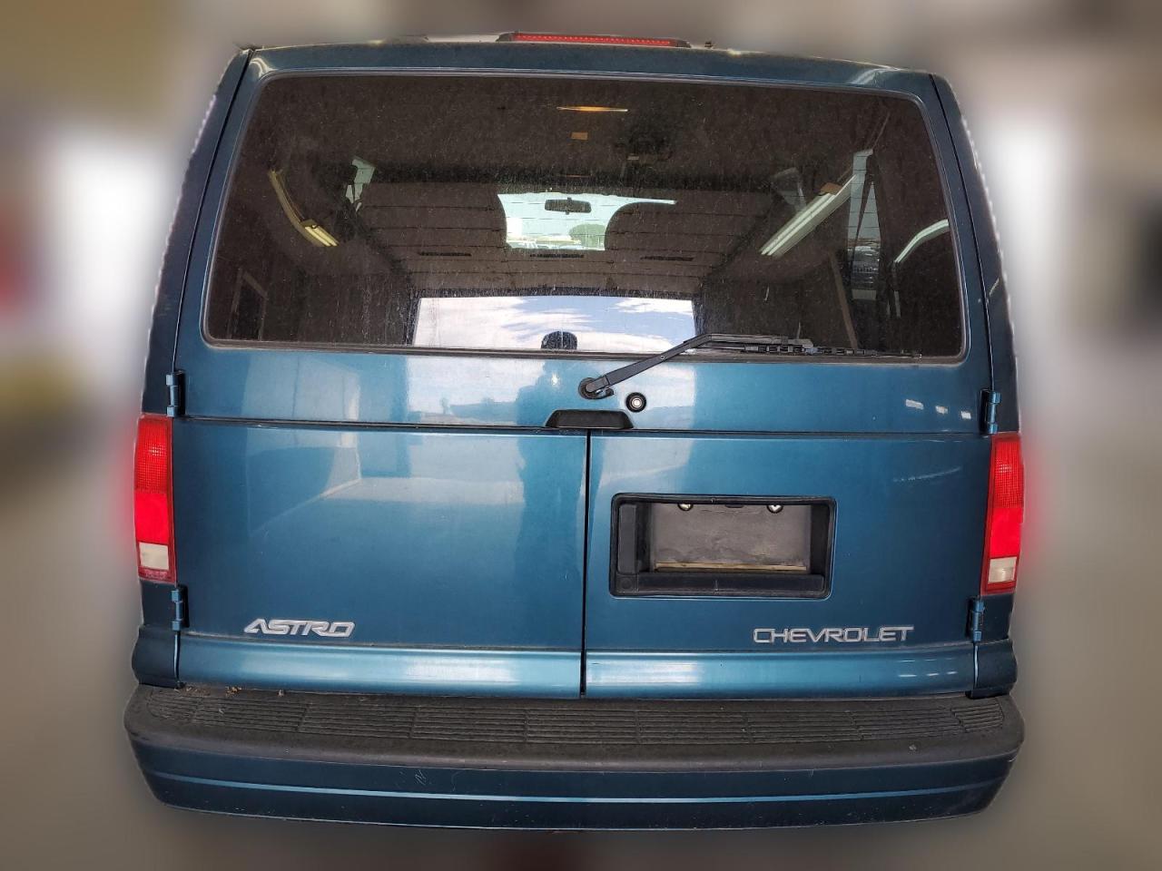 2000 Chevrolet Astro VIN: 1GNEL19W9YB151341 Lot: 65134464