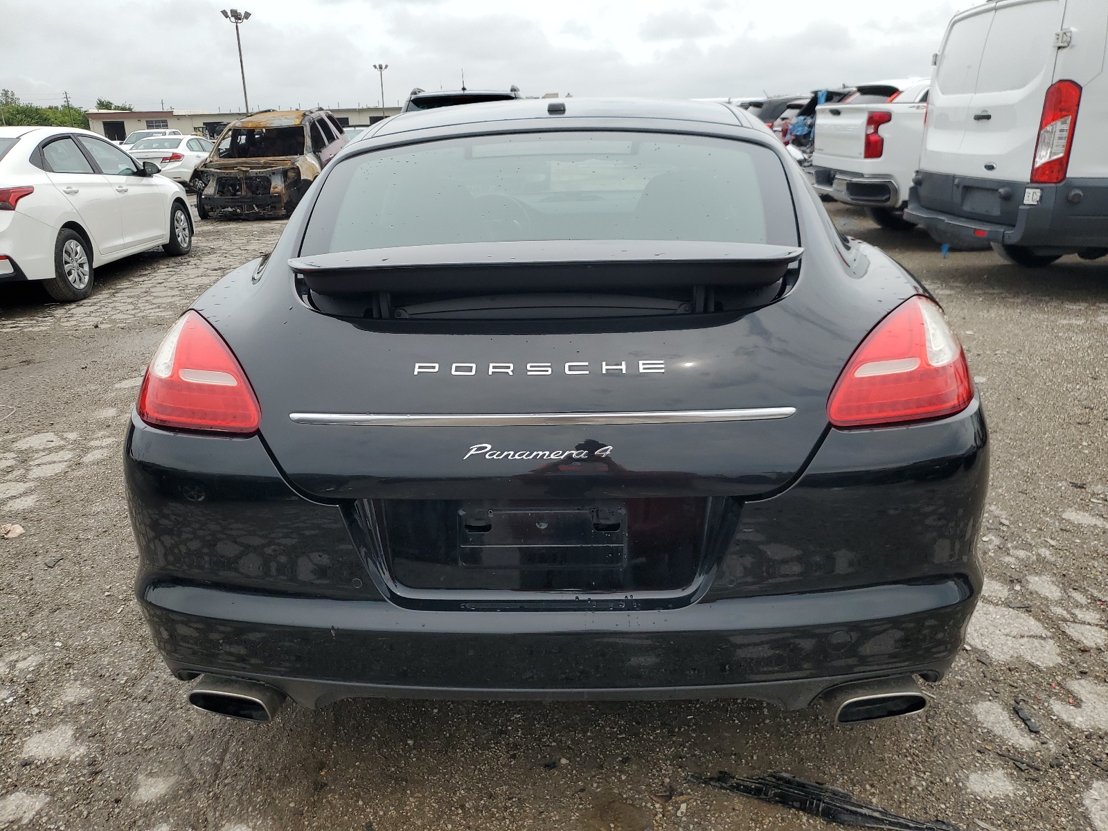 WP0AA2A76BL010252 2011 Porsche Panamera 2