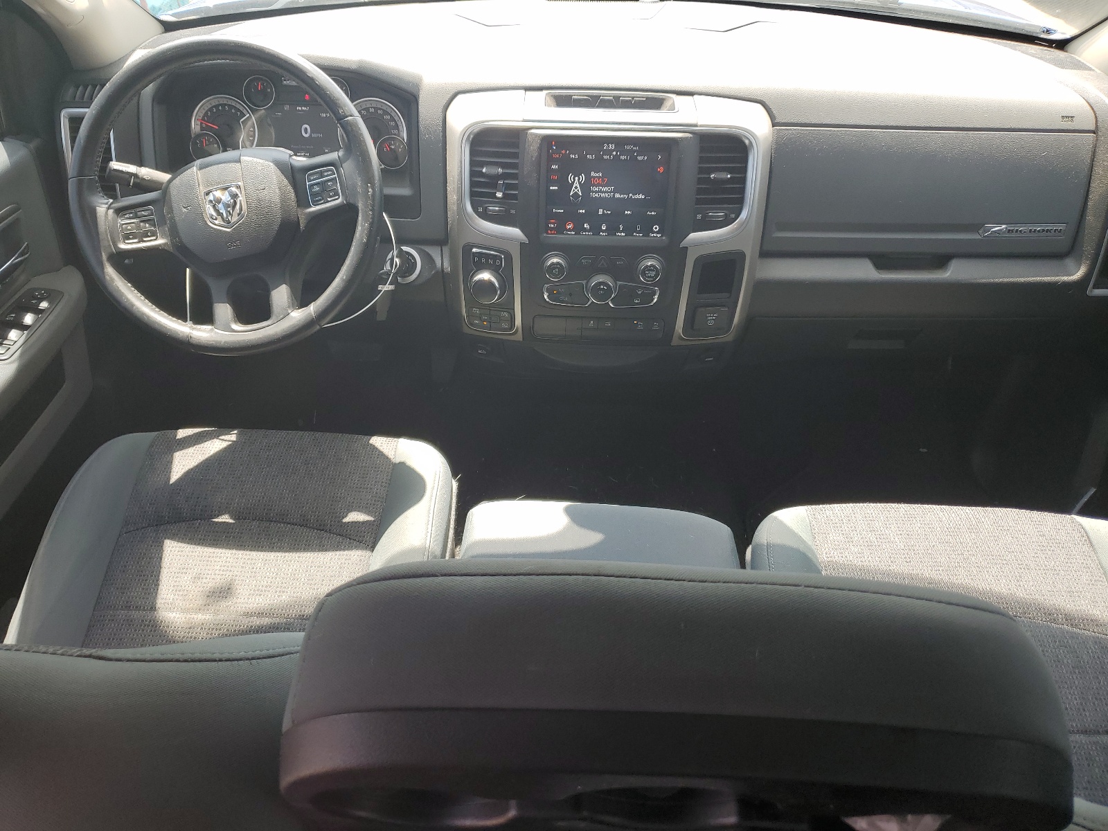 1C6RR7LG0JS293667 2018 Ram 1500 Slt