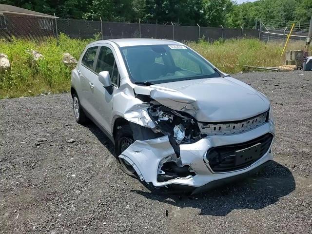 2017 Chevrolet Trax Ls VIN: KL7CJKSB4HB163834 Lot: 63208904