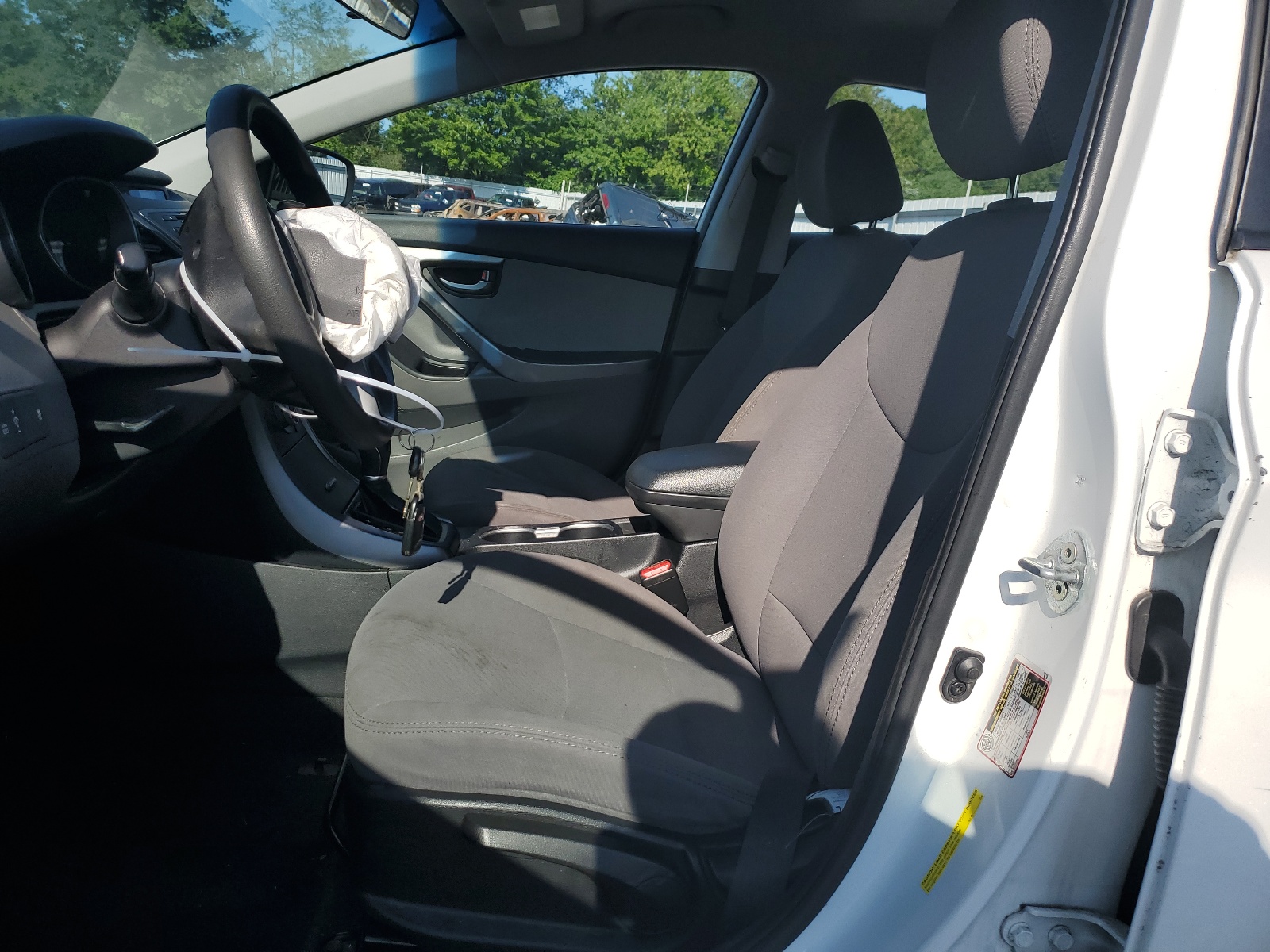 5NPDH4AE3GH677486 2016 Hyundai Elantra Se