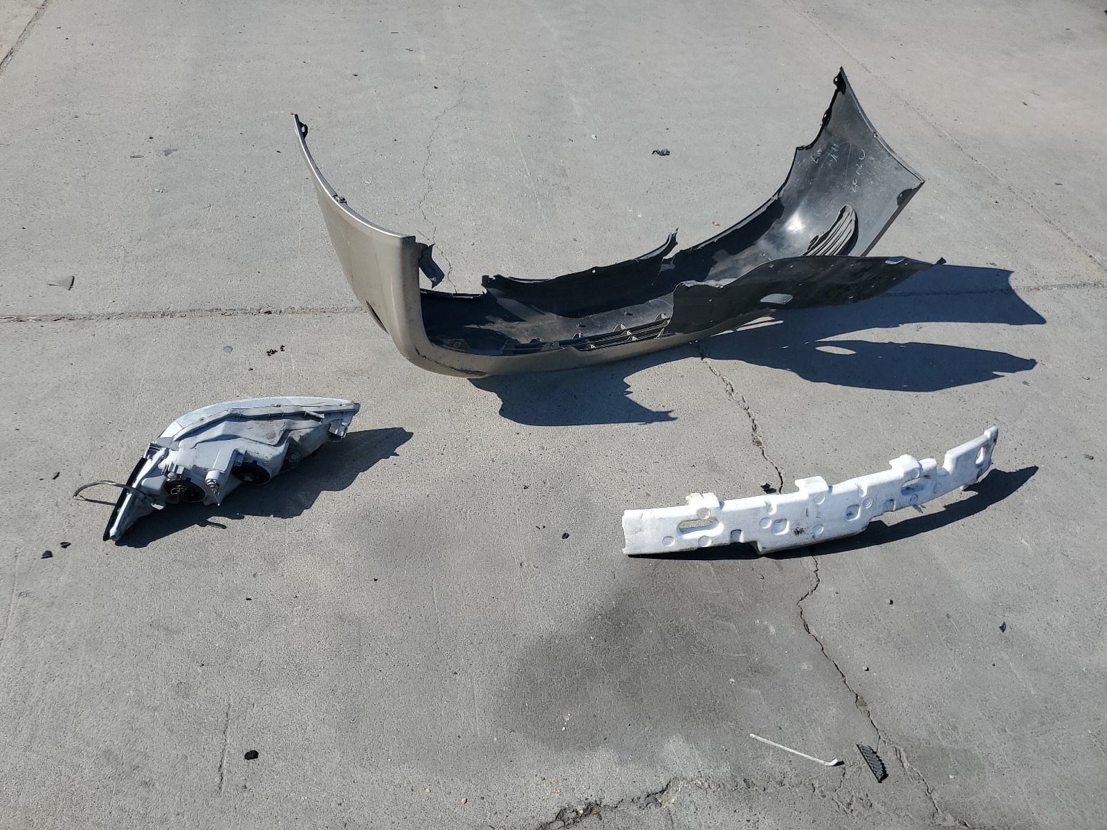 JTDBE32K353031274 2005 Toyota Camry Le