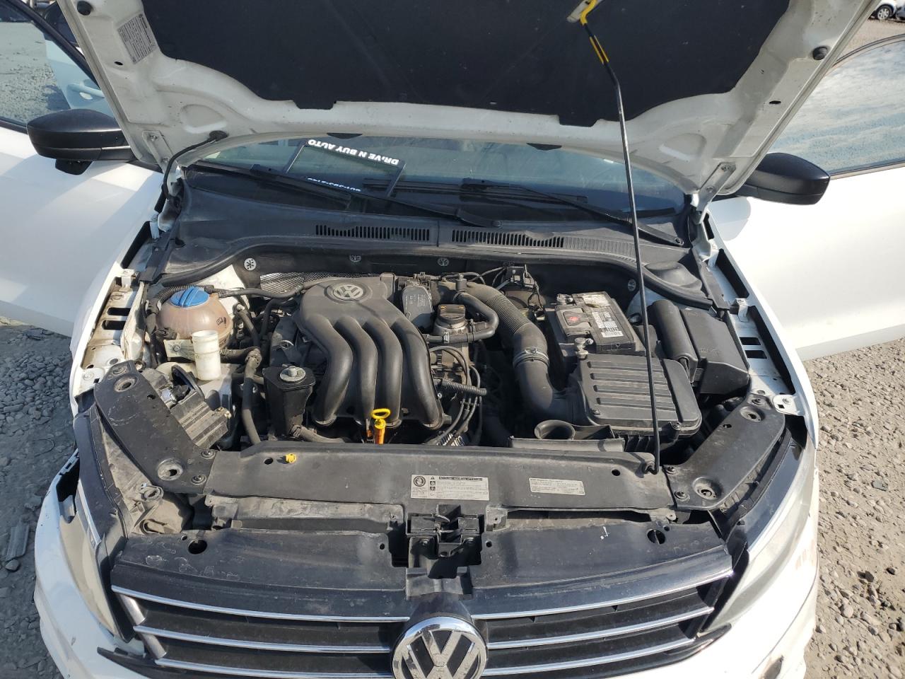 3VW2K7AJ0FM235861 2015 Volkswagen Jetta Base