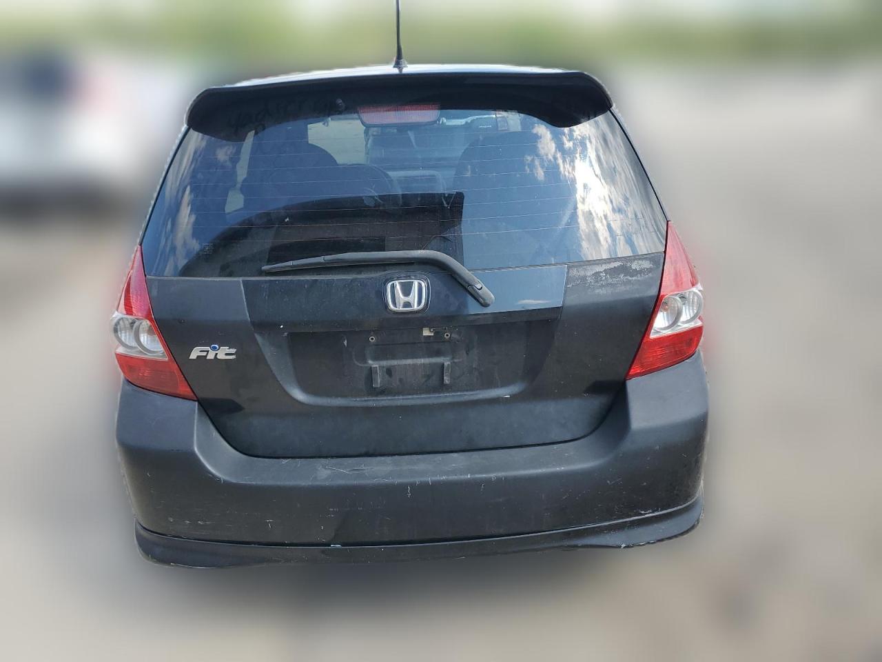 2007 Honda Fit S VIN: JHMGD38657S021839 Lot: 64962354