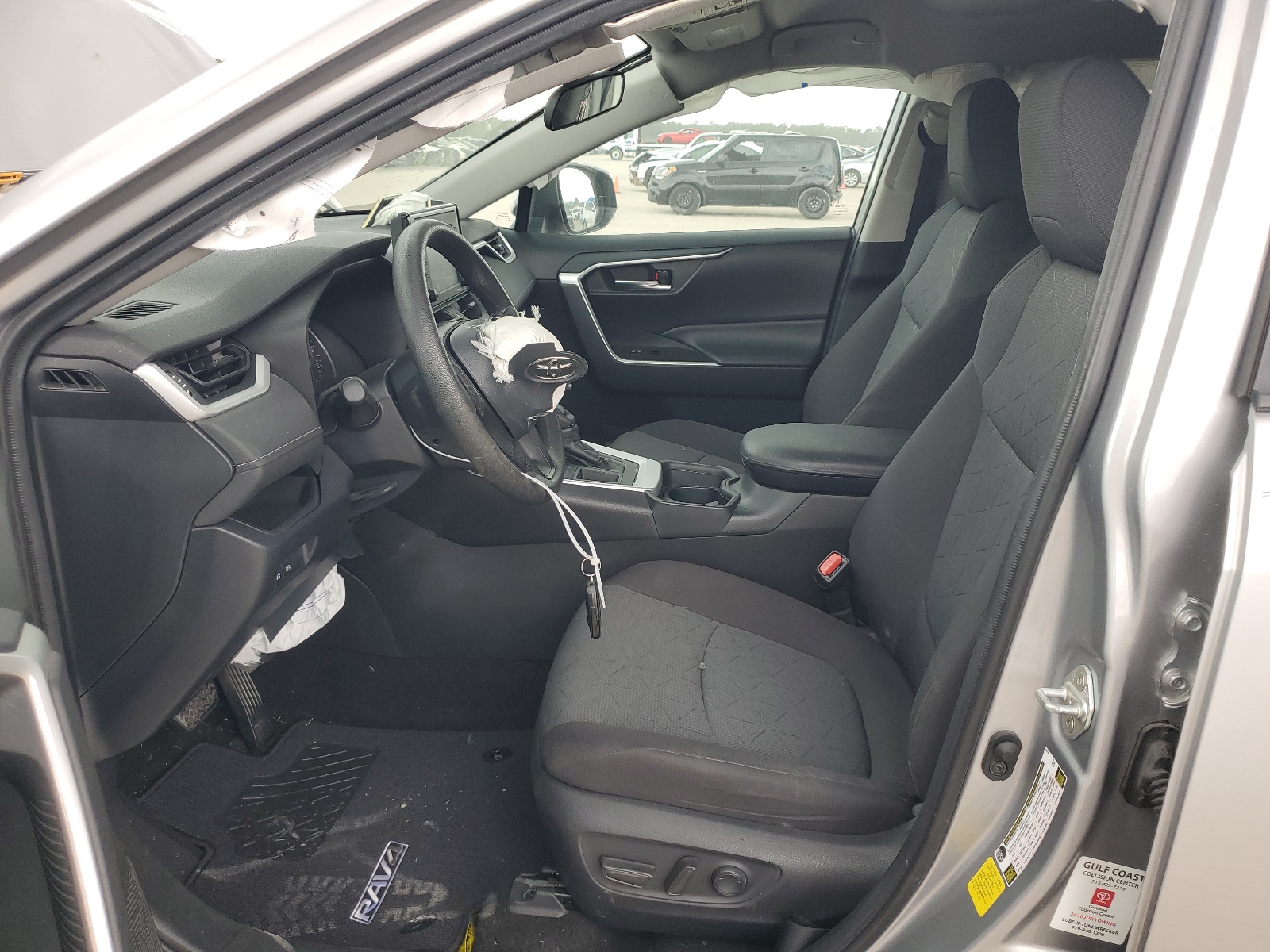 2T3W1RFVXLC053546 2020 Toyota Rav4 Xle