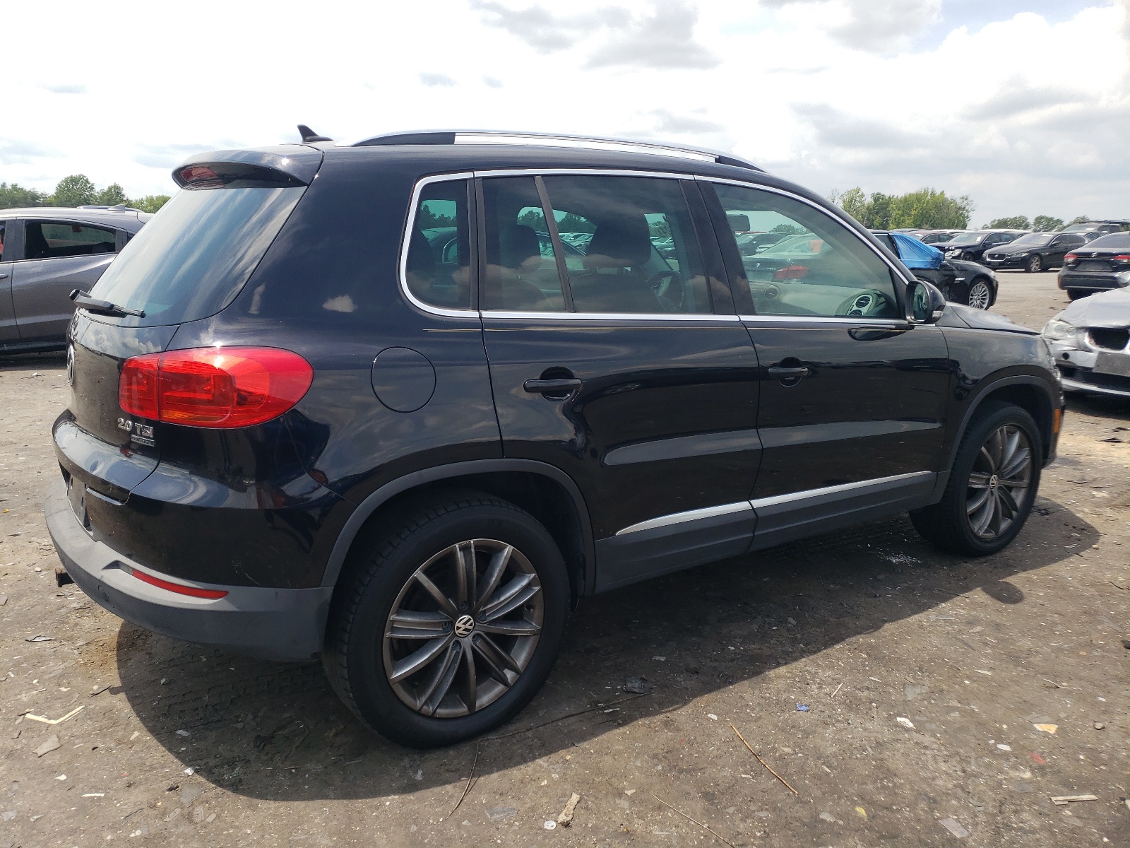 2012 Volkswagen Tiguan S vin: WVGBV7AX5CW570989