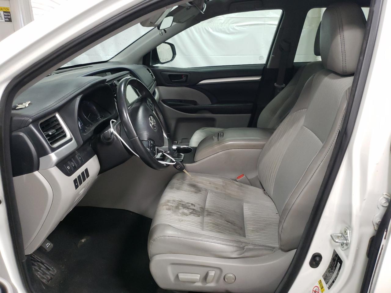 2017 Toyota Highlander Le VIN: 5TDZZRFH1HS196635 Lot: 64199294