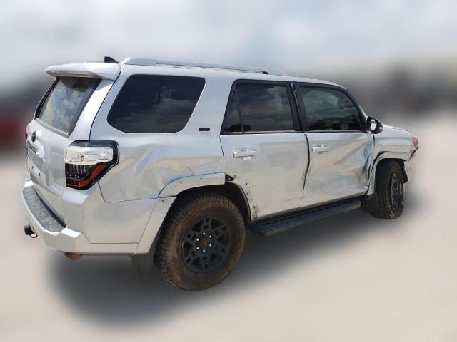 Паркетники TOYOTA 4RUNNER 2016 Сріблястий