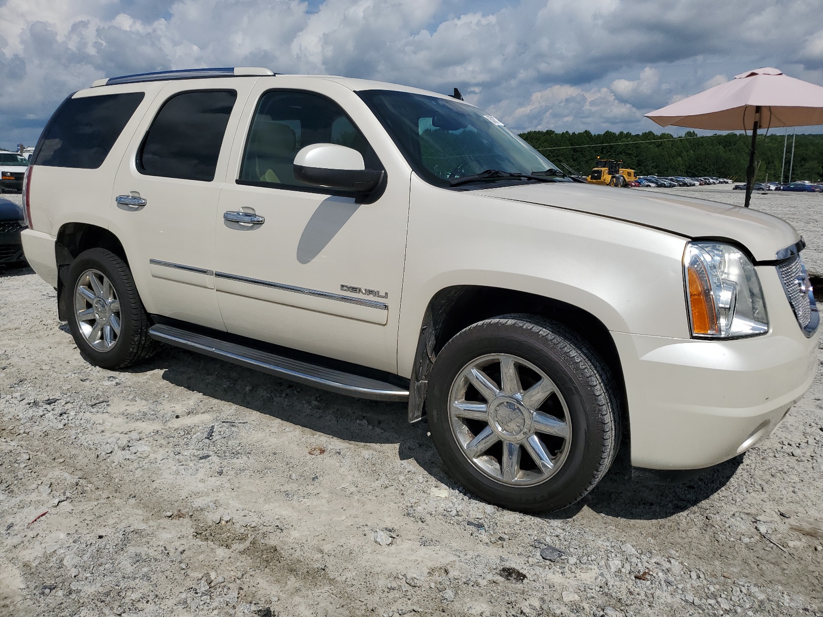 2013 GMC Yukon Denali vin: 1GKS2EEF8DR206590