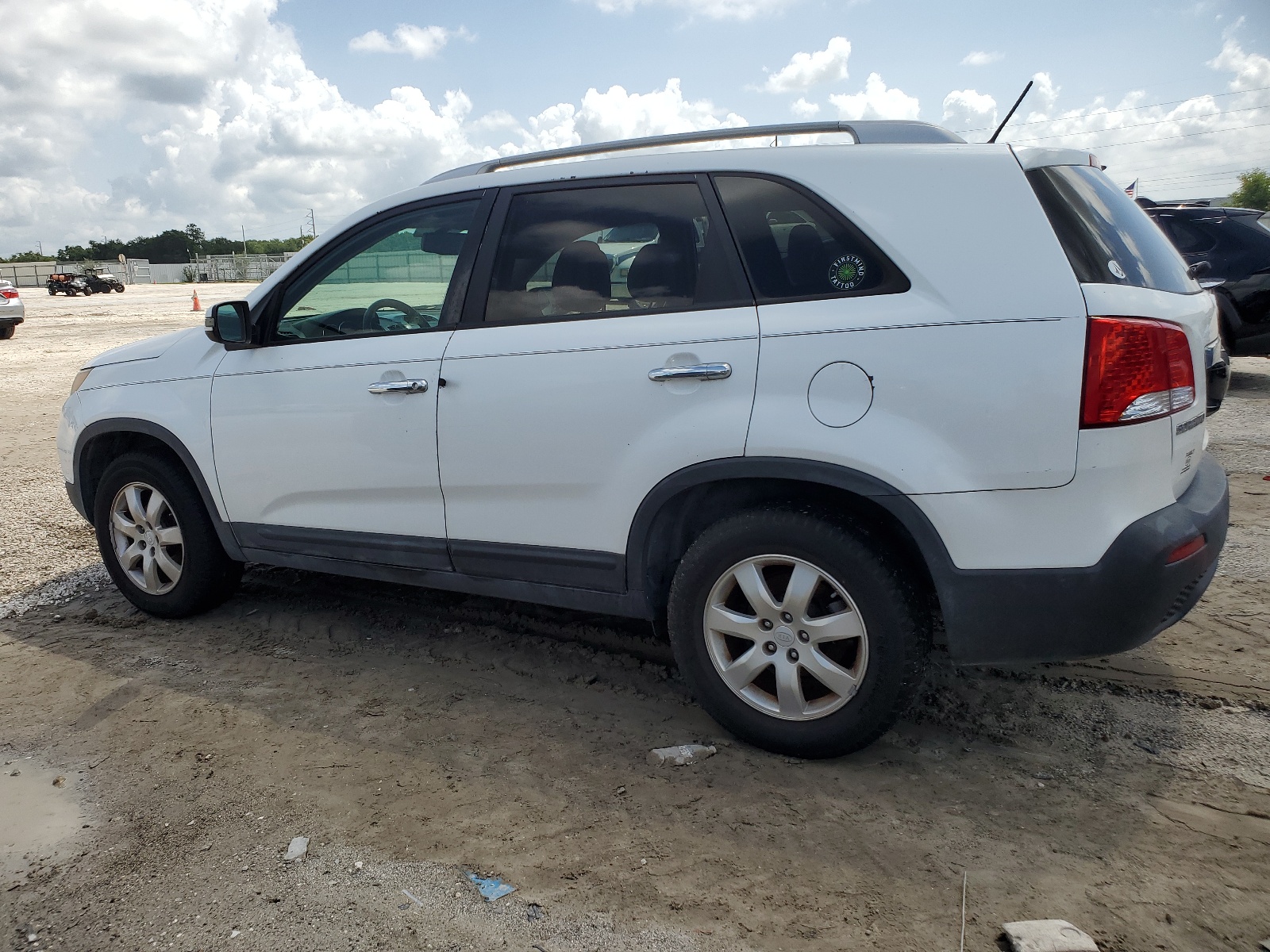 5XYKT4A15BG050582 2011 Kia Sorento Base