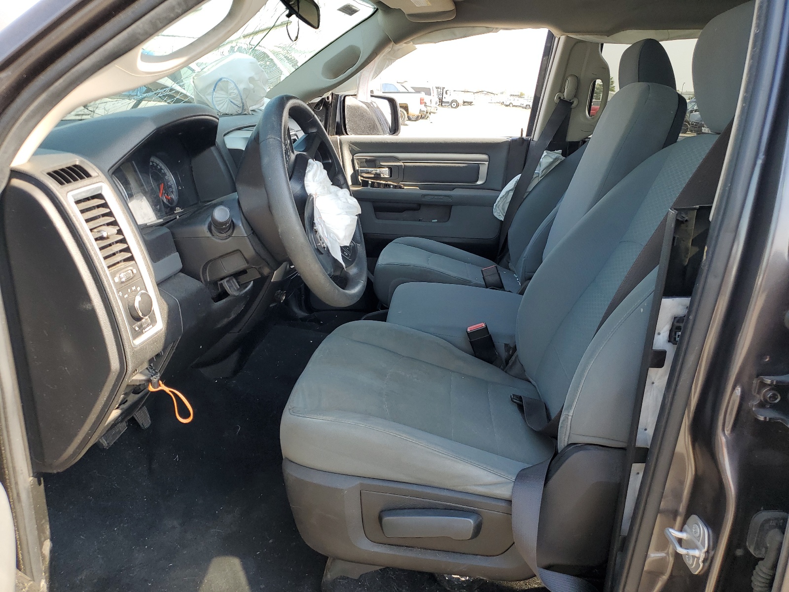 1C6RR6TT8KS633365 2019 Ram 1500 Classic Slt