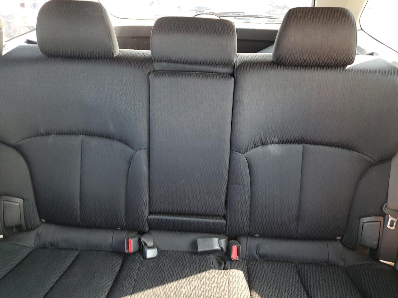 2012 Subaru Outback - Image 10