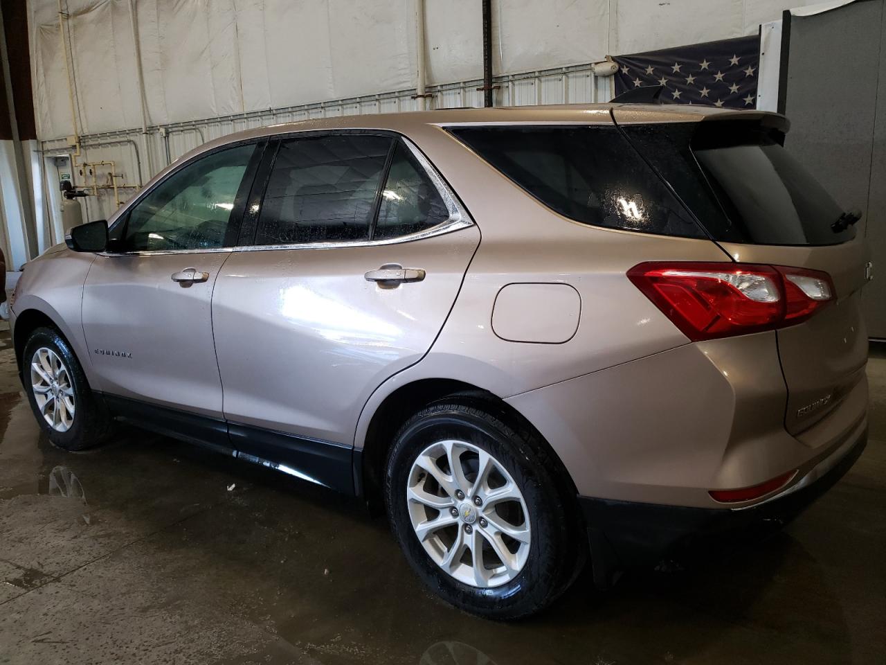 2GNAXSEV7J6331075 2018 CHEVROLET EQUINOX - Image 2