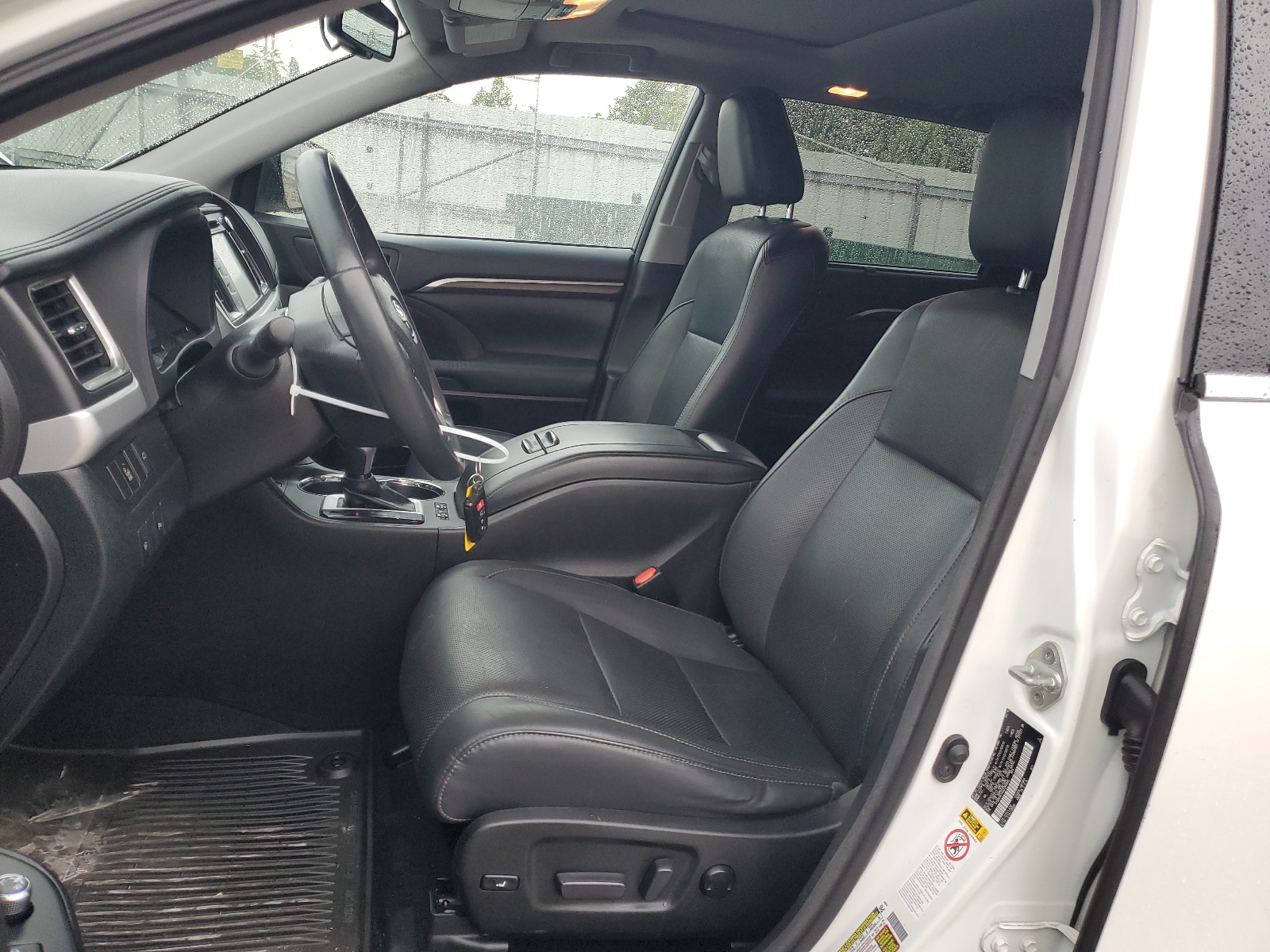 5TDDKRFHXGS286895 2016 Toyota Highlander Limited