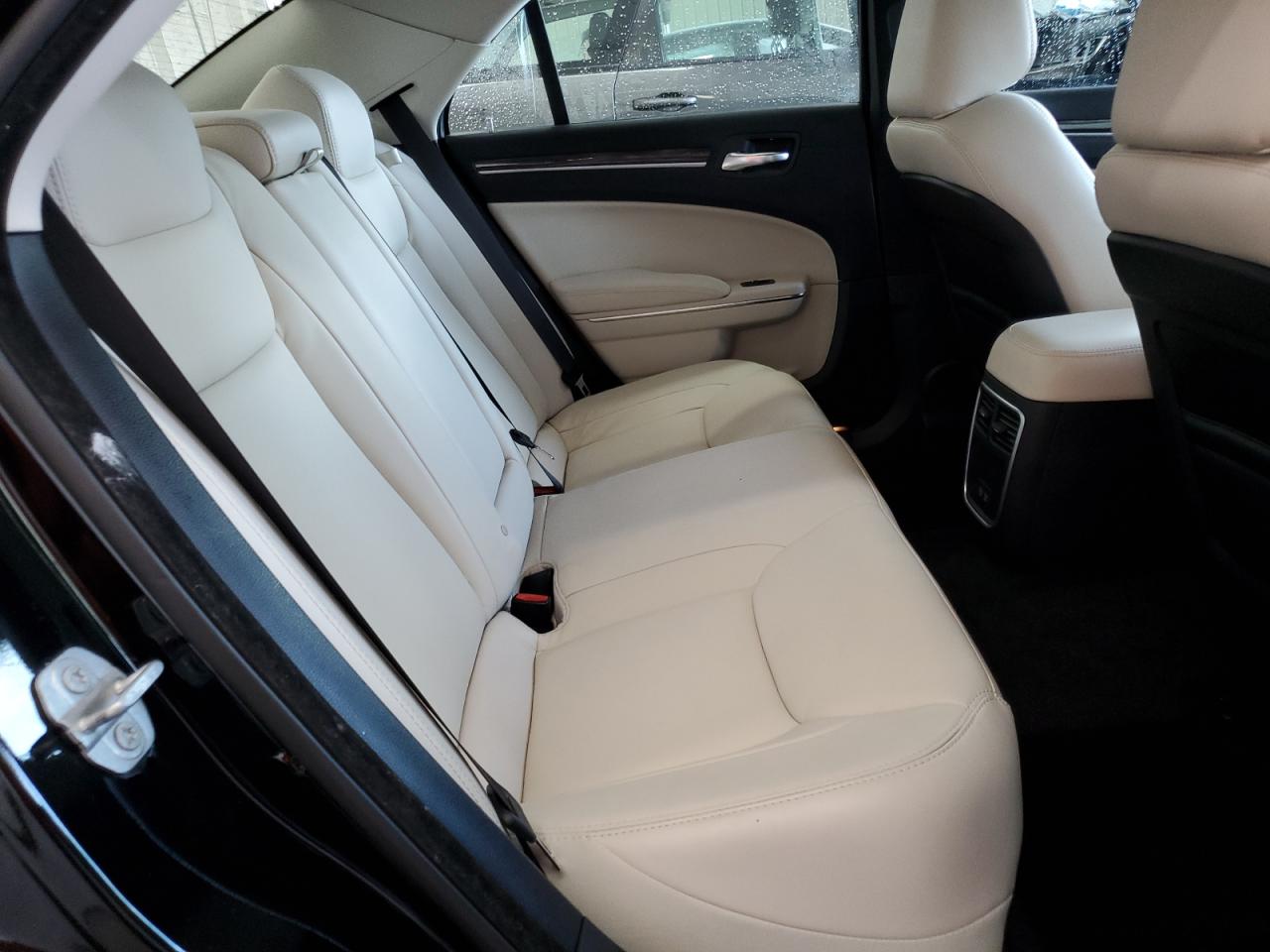 2017 Chrysler 300 Limited VIN: 2C3CCAAGXHH516514 Lot: 62190514