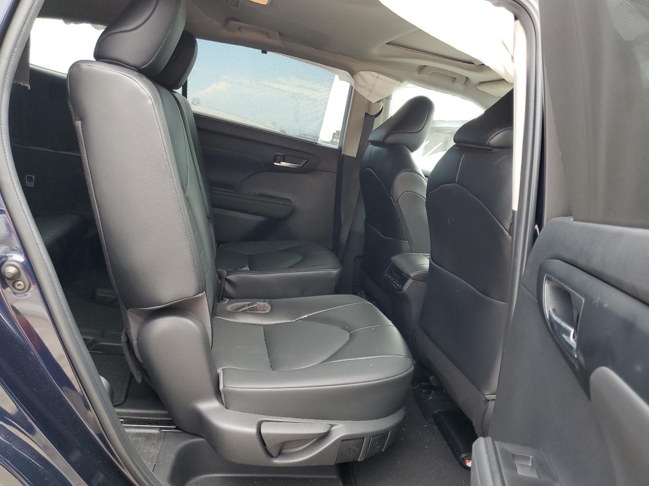 2022 Toyota Highlander Xle VIN: 5TDGZRAH2NS102952 Lot: 65043054