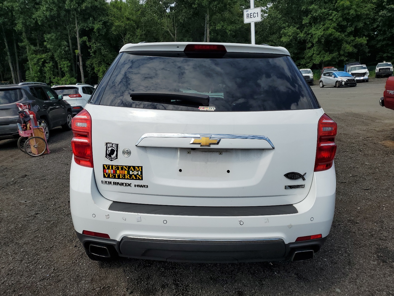 2GNFLGE35H6128032 2017 Chevrolet Equinox Premier