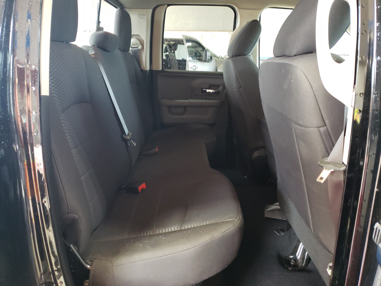 1C6RR7GG3KS670424 2019 Ram 1500 Classic Slt