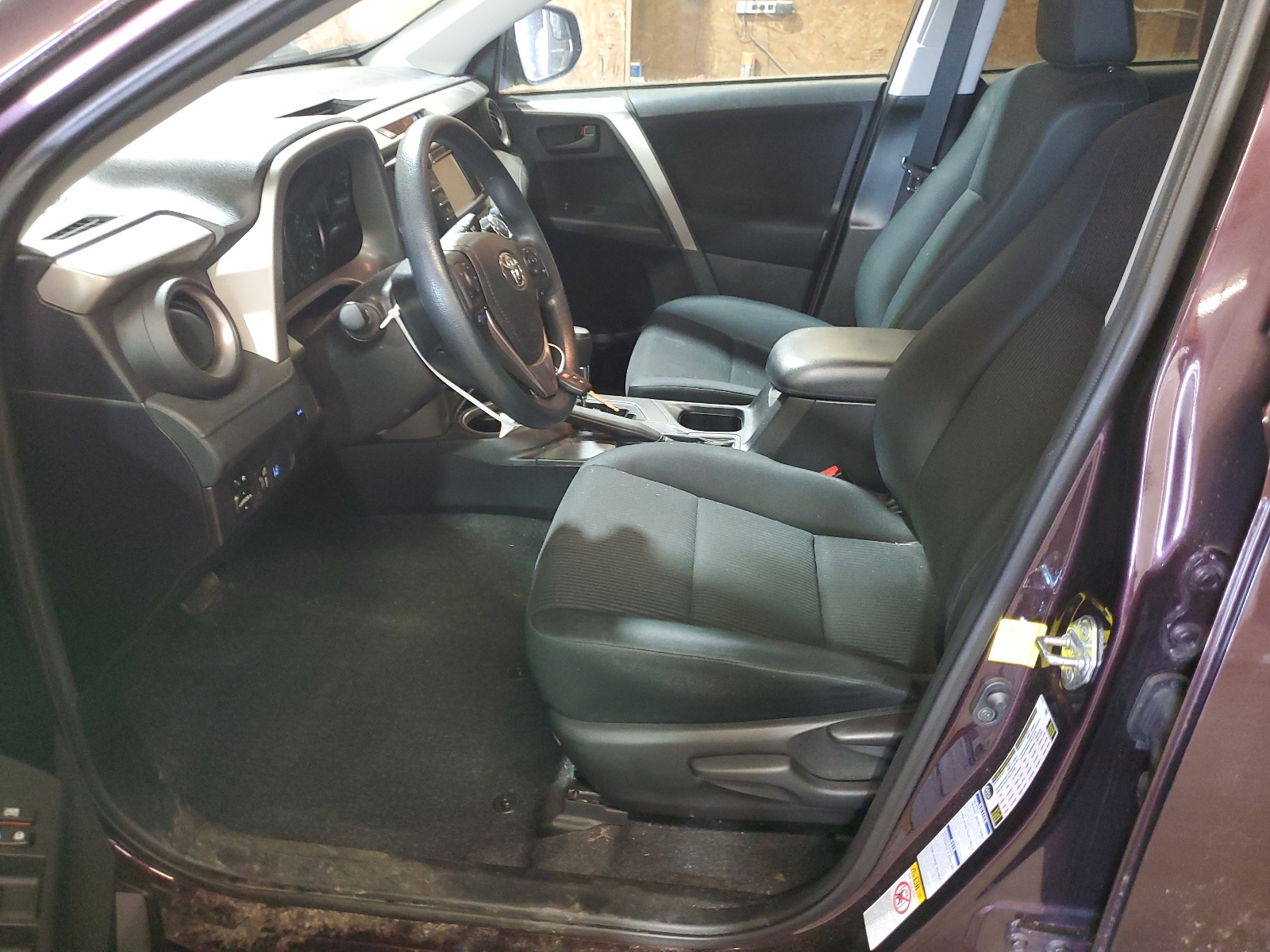 2T3BFREV7HW683290 2017 Toyota Rav4 Le