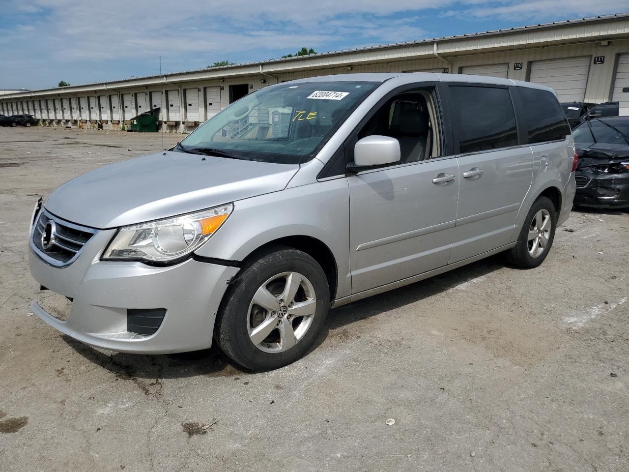2010 Volkswagen Routan Se for Sale in Louisville, KY - Front End