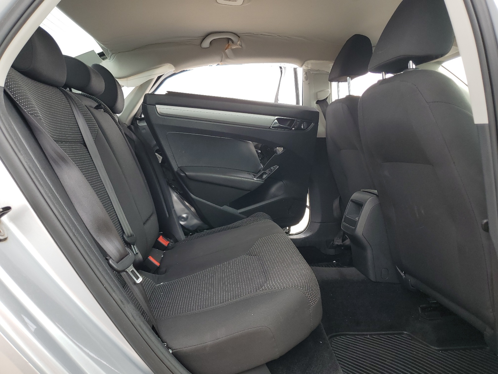 1VWAT7A30HC059067 2017 Volkswagen Passat S