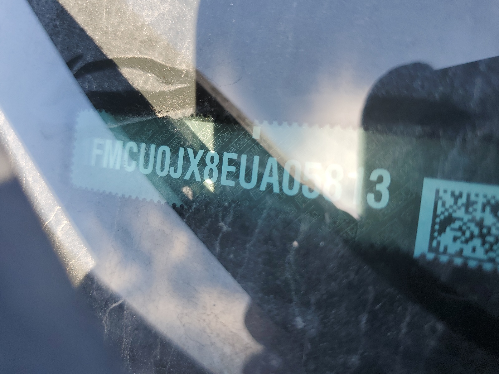 1FMCU0JX8EUA05813 2014 Ford Escape Titanium