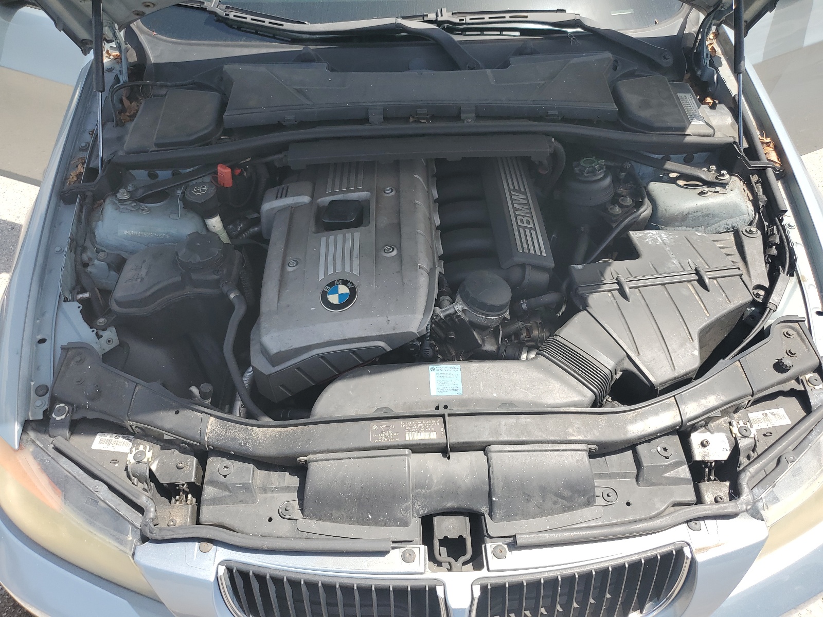 WBAVB13526PT15697 2006 BMW 325 I