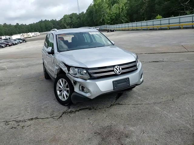 2017 Volkswagen Tiguan Wolfsburg VIN: WVGRV7AX4HW504200 Lot: 65215264